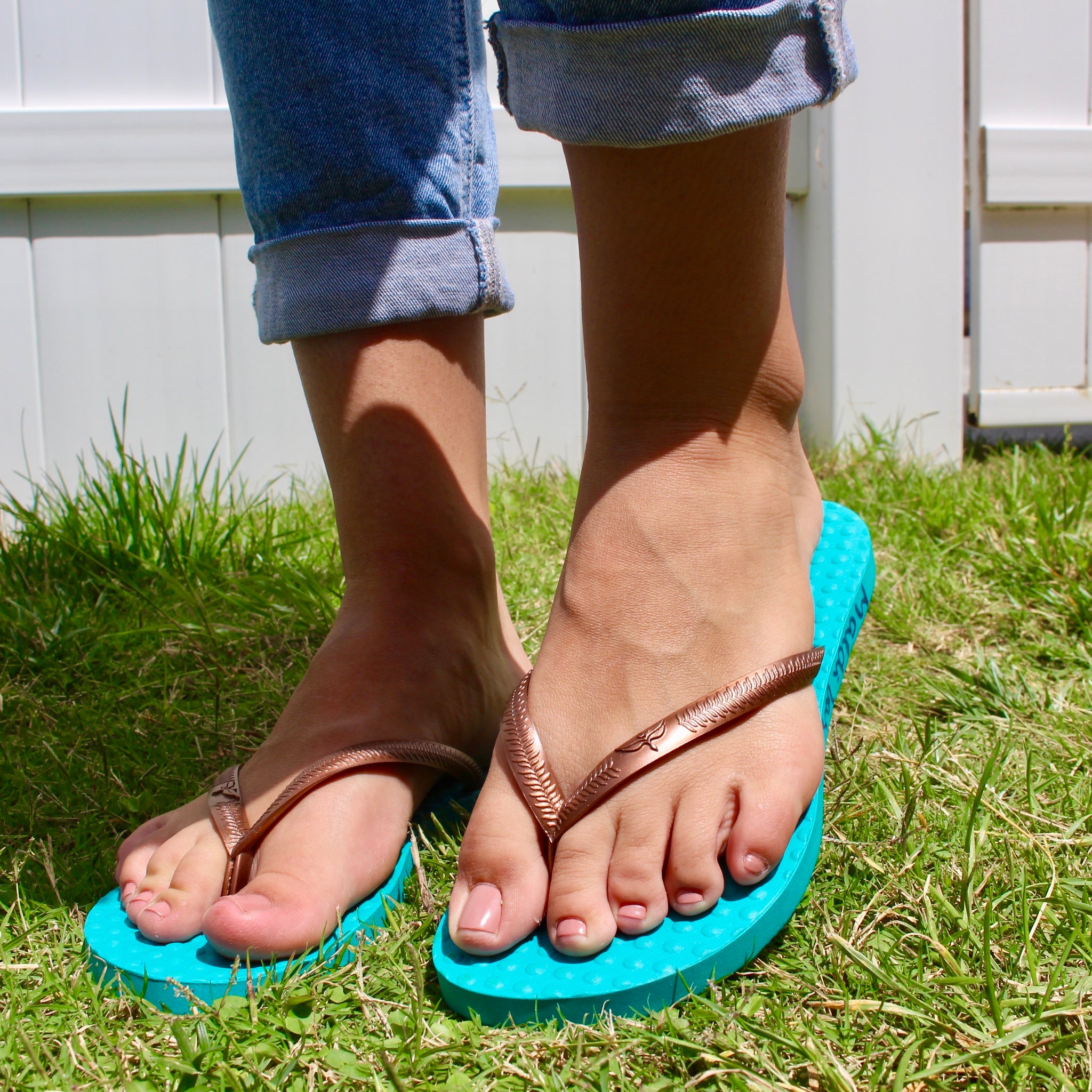 Our Top 10 Flip-Flops: The Easiest Summer Shoes - The Mom Edit